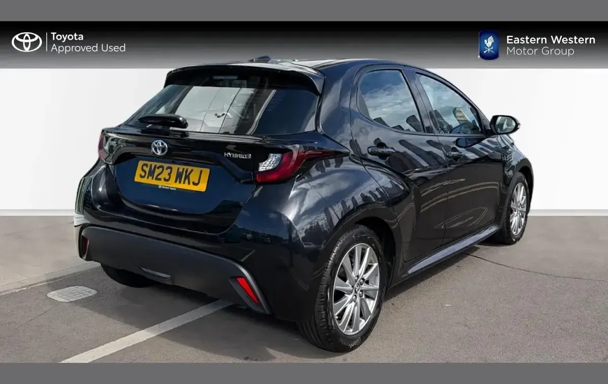 Used Toyota Yaris 113 HP (83 kW) 2023 Black Hatchback