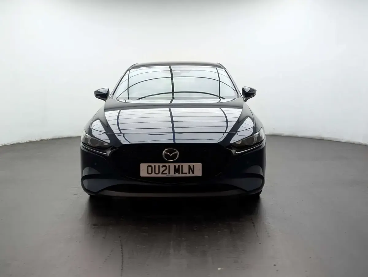 Usado Mazda 3 Inclusive 180 HP (132 kW) 2021 Azul Citadino