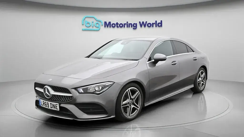 Usado Mercedes CLA200 AMG line 163 CV (119 kW) 2019 Gris Coupe