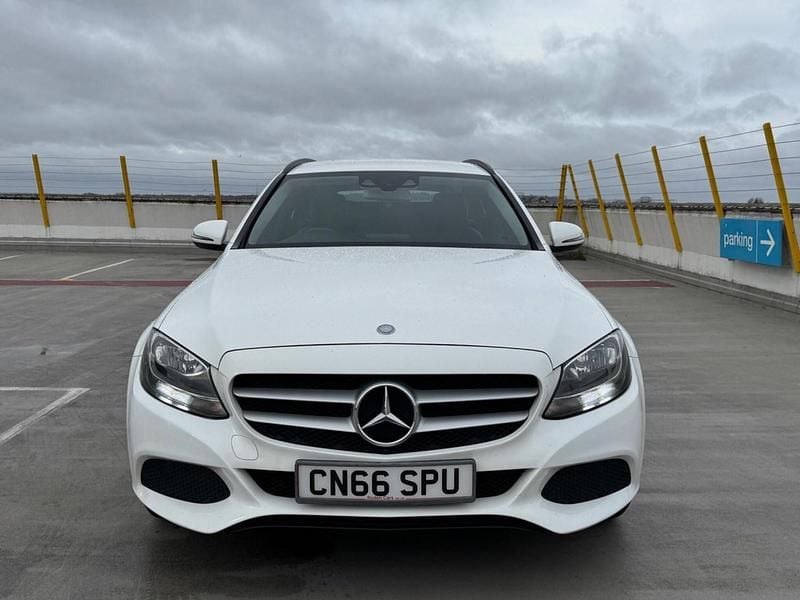 Used Mercedes C200 SE 136 HP (100 kW) 2016 White Estate