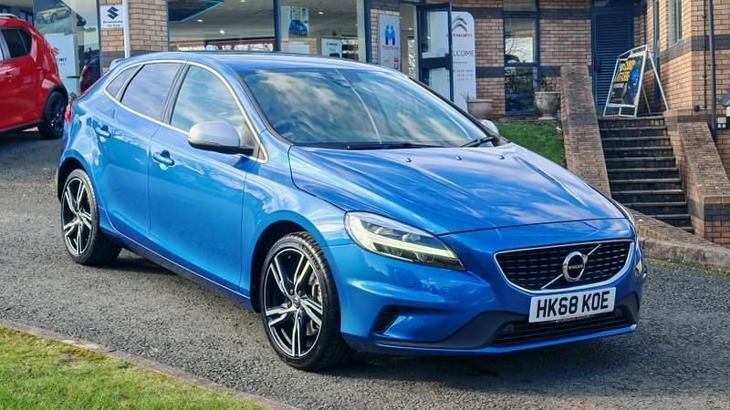 Used Volvo V40 R-Design 2019 Blue Hatchback