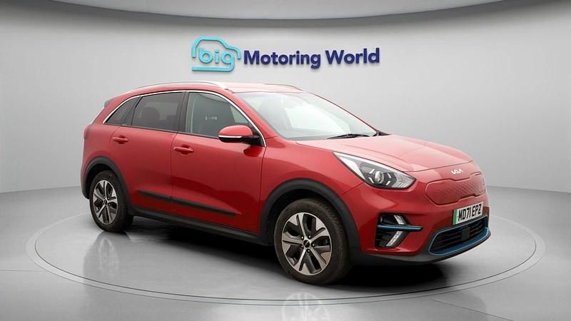 Used Kia Niro 150 kW (204 HP) 2022 Red SUV