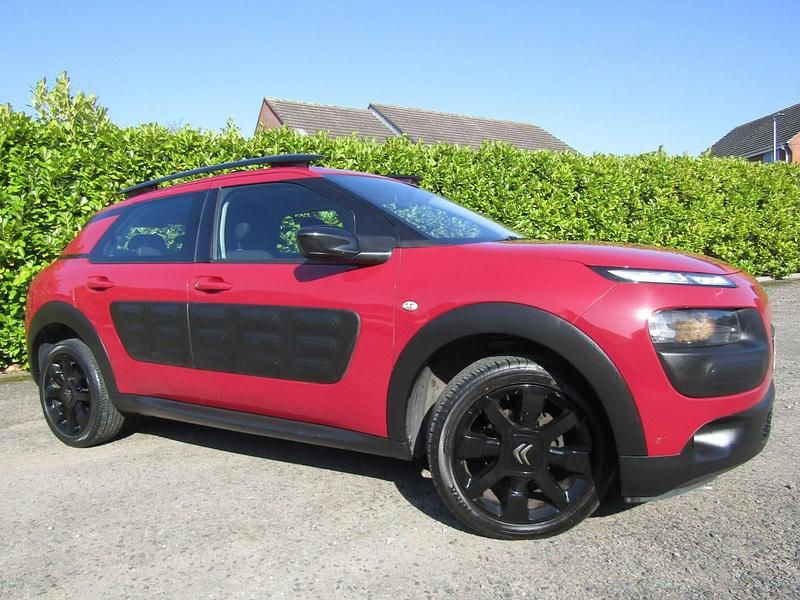 Used Citroën C4 Cactus Feel 2016 Red Hatchback