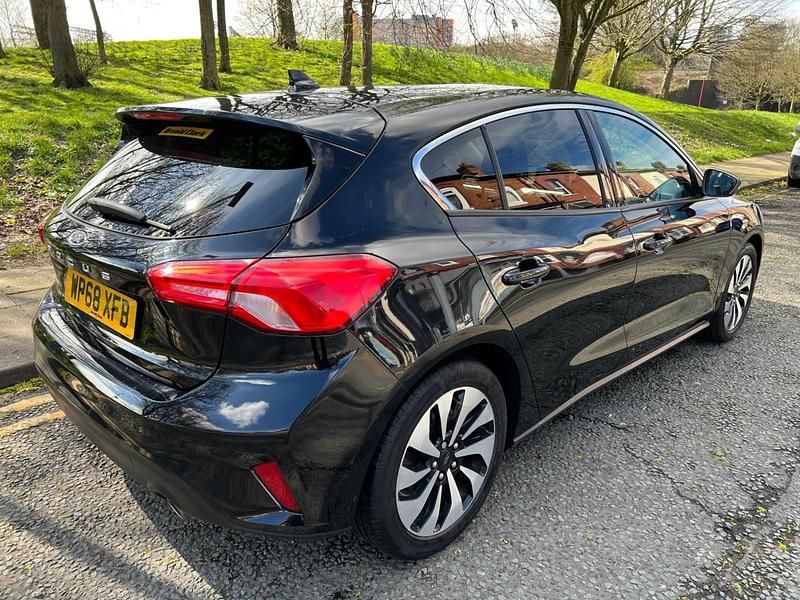 Used Ford Focus Zetec 125 HP (91 kW) 2018 Black Hatchback