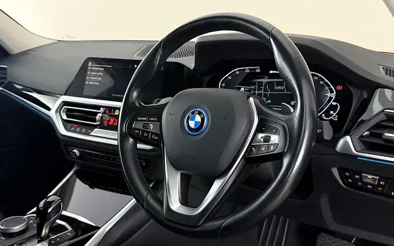 Used BMW 330e Sport Line 292 HP (214 kW) 2022 Black Estate