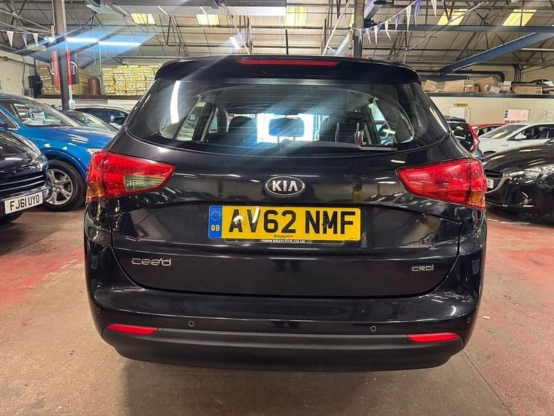 Używany Kia Ceed 2012 Czarny Hatchback