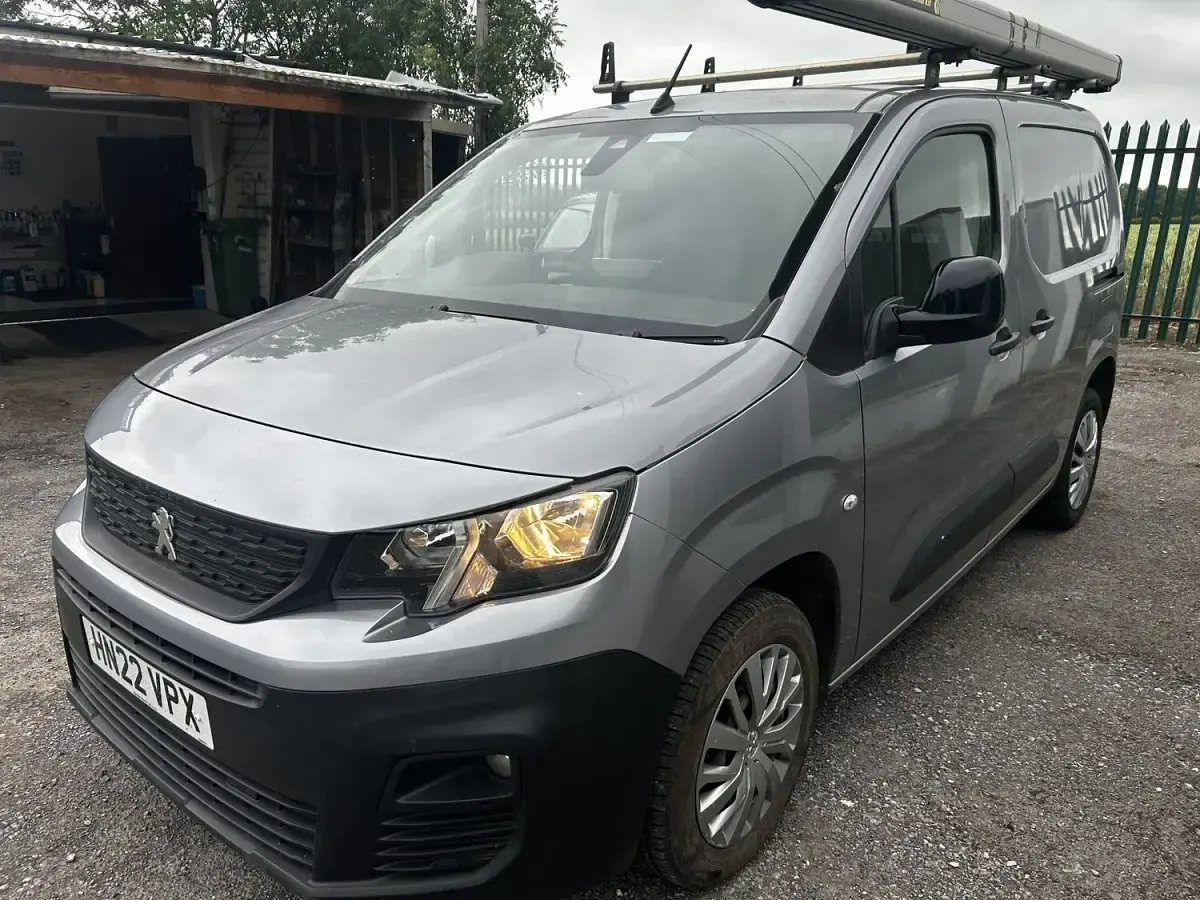 Used Peugeot Partner 131 HP (96 kW) 2022 Grey MPV