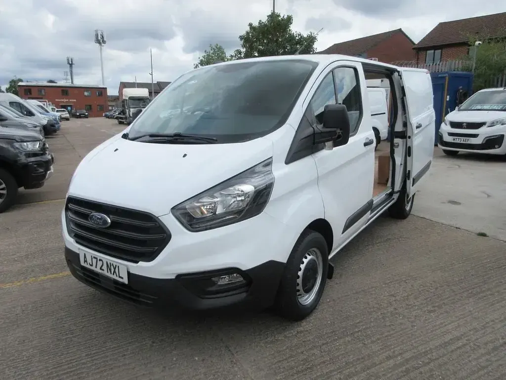 Used Ford Transit Custom 130 HP (95 kW) 2023 White Van
