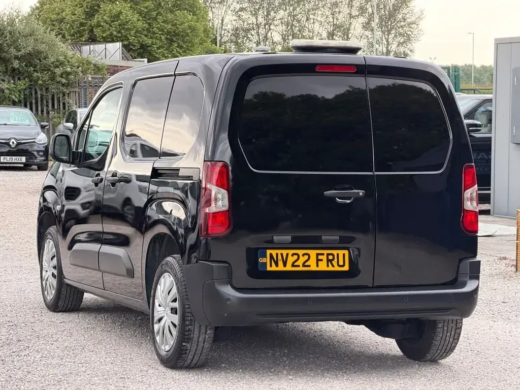 Used Peugeot Partner Premium 131 HP (96 kW) 2022 Black MPV