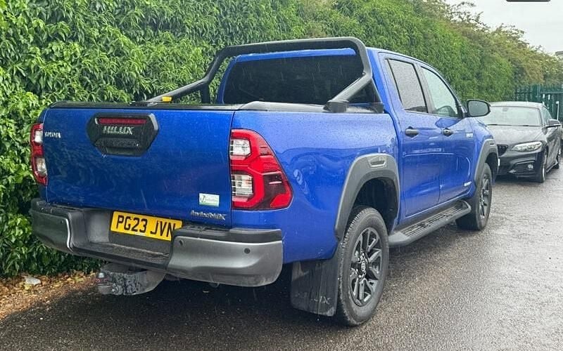 Used Toyota HiLux 204 HP (150 kW) 2025 Pickup