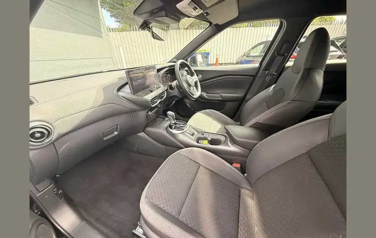 Used Nissan Juke N-Connecta 112 HP (82 kW) 2024 Black SUV