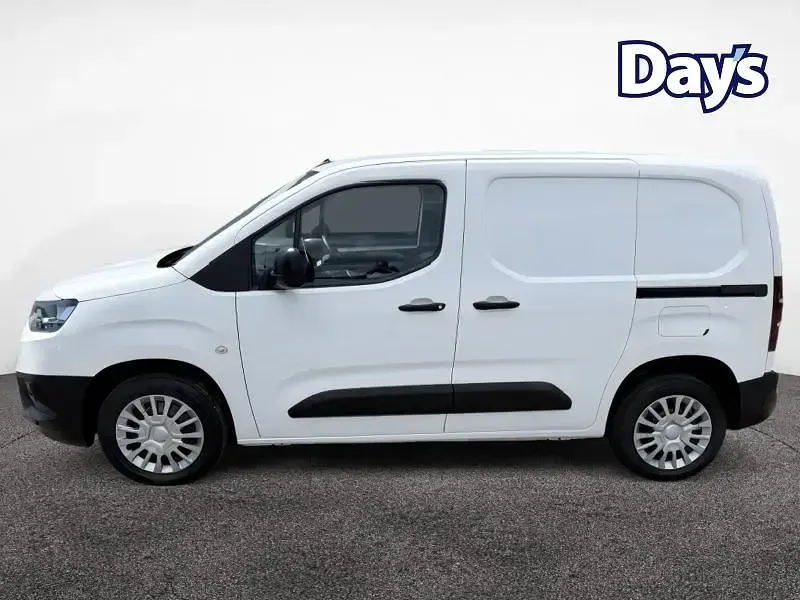 Used Toyota Proace 120 HP (88 kW) 2021 White MPV