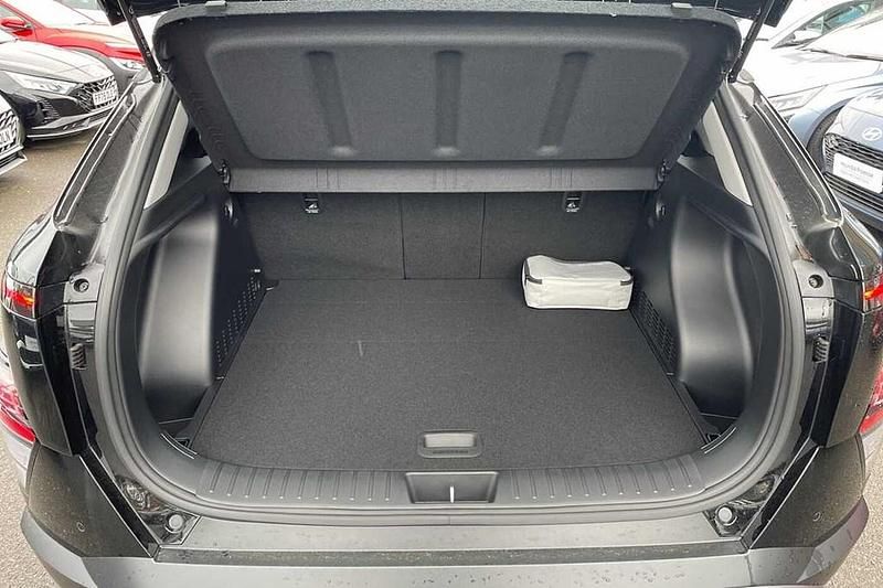 New Hyundai Kona Advanced 138 HP (101 kW) 2025 Abyss black SUV