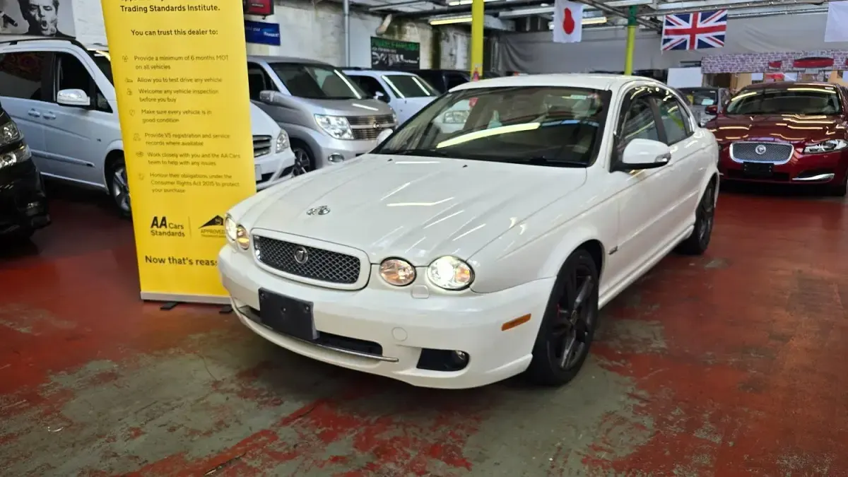 Used Jaguar X-type 196 HP (144 kW) 2008 White Sedan