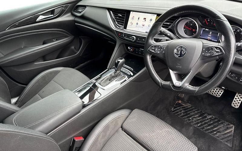 Used Vauxhall Insignia SRi 136 HP (100 kW) 2019 Black Estate