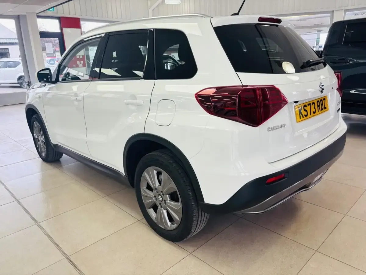 Used Suzuki Vitara SZ-T 116 HP (85 kW) 2023 White SUV
