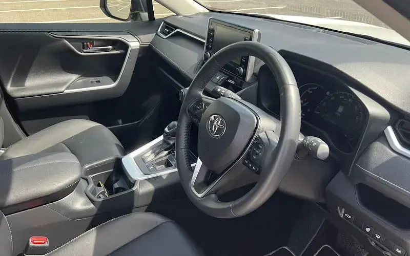 Used Toyota RAV4 Hybrid 218 HP (160 kW) 2021 White SUV