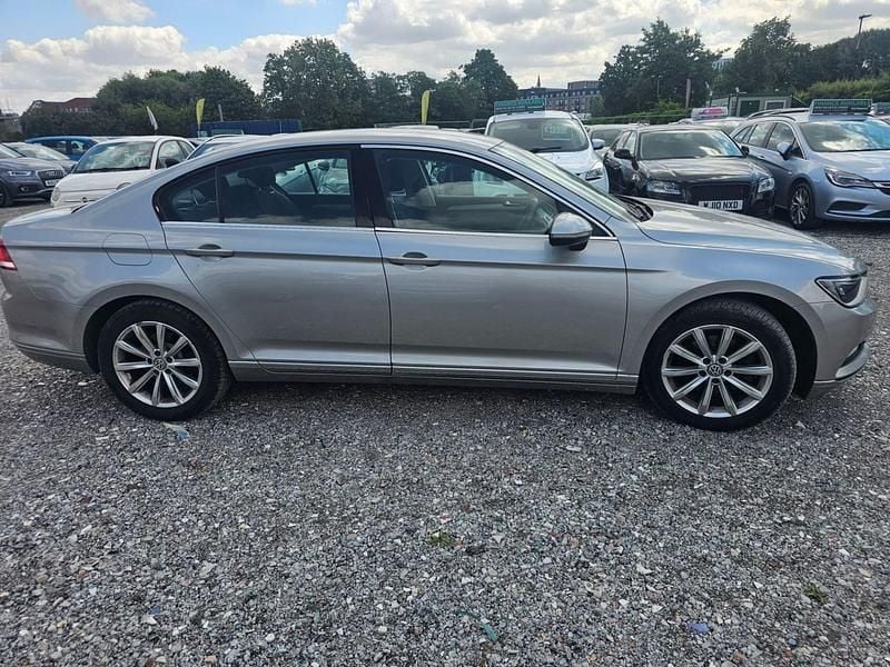 Used VW Passat SE 120 HP (88 kW) 2015 Silver Sedan