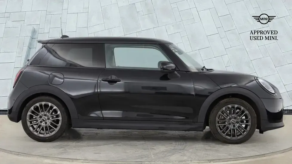 Used Mini Cooper S Hatch 201 HP (147 kW) 2024 Black Hatchback