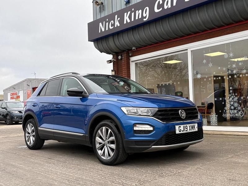Ravenna blue Used 2019 VW T-Roc Design SUV | £12,275 (Fair price) - Image 1/4