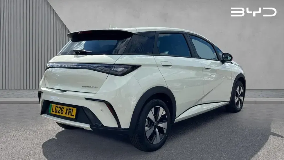 New BYD Dolphin Active 69 kW (95 HP) 2026 White Hatchback