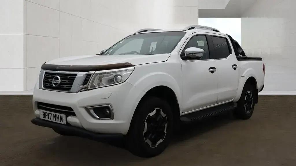Used Nissan Navara Tekna 190 HP (139 kW) 2017 White Pickup