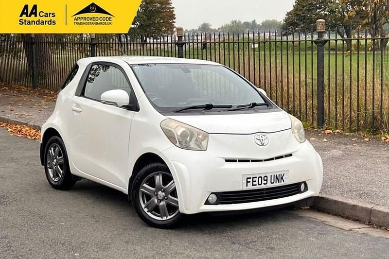 White Used 2009 Toyota iQ Hatchback | £3,495 (Fair price) - Image 1/1