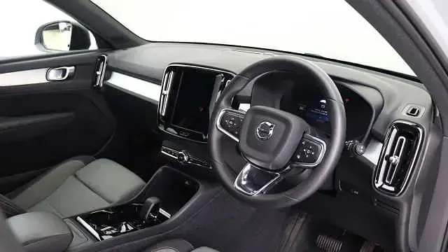 Used Volvo XC40 Plus 163 HP (119 kW) 2023 Blue SUV
