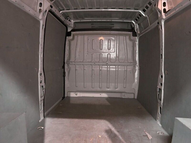 Image 4/4
