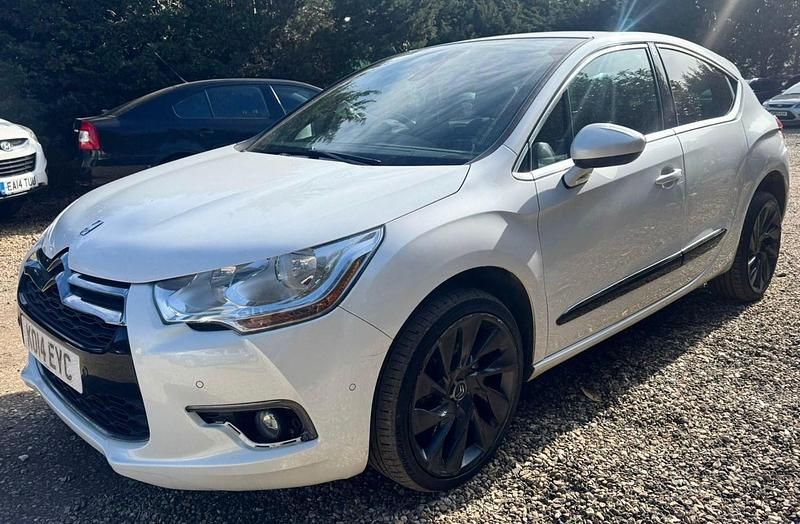 Used Citroën DS4 160 HP (117 kW) 2014 White Hatchback