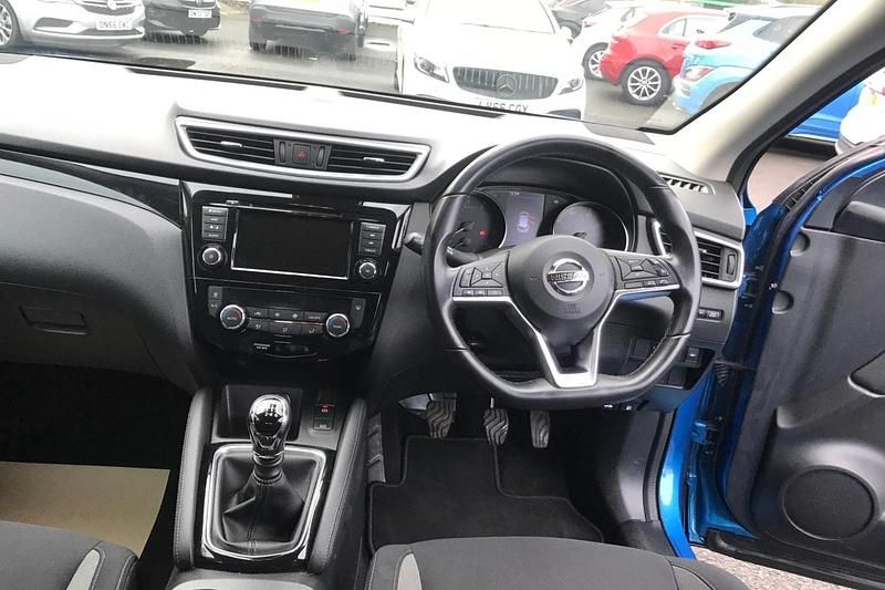 Used Nissan Qashqai Acenta Premium 160 HP (117 kW) 2020 Blue SUV