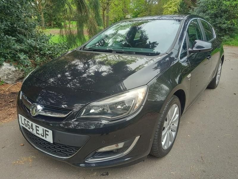 Used Vauxhall Astra Elite 115 HP (84 kW) 2014 Black Hatchback