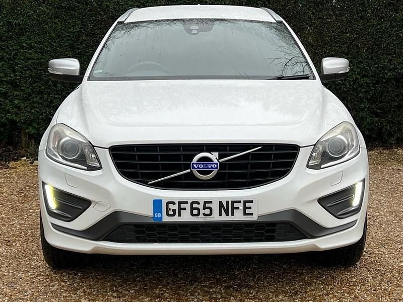 Used Volvo XC60 R-Design 220 HP (161 kW) 2015 White SUV