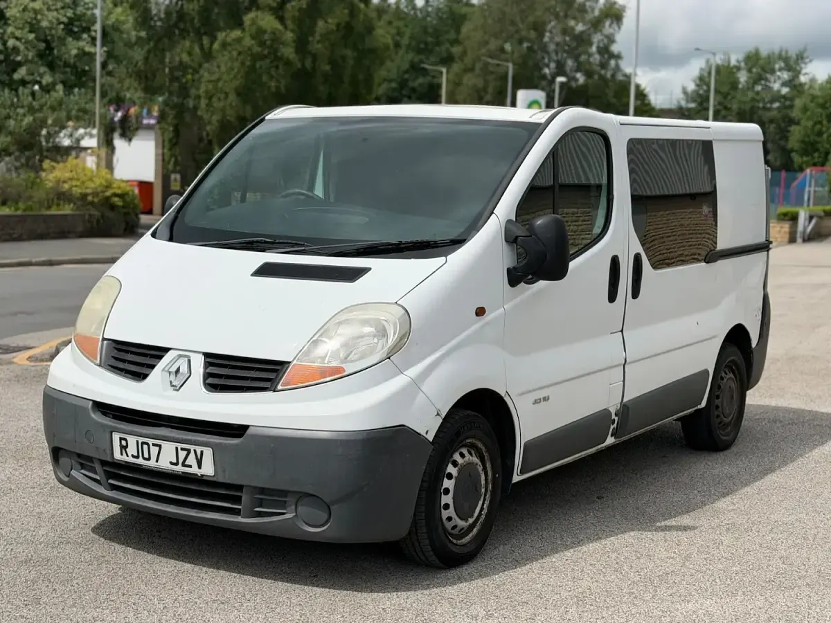 Used Renault Trafic 115 HP (84 kW) 2007 White MPV