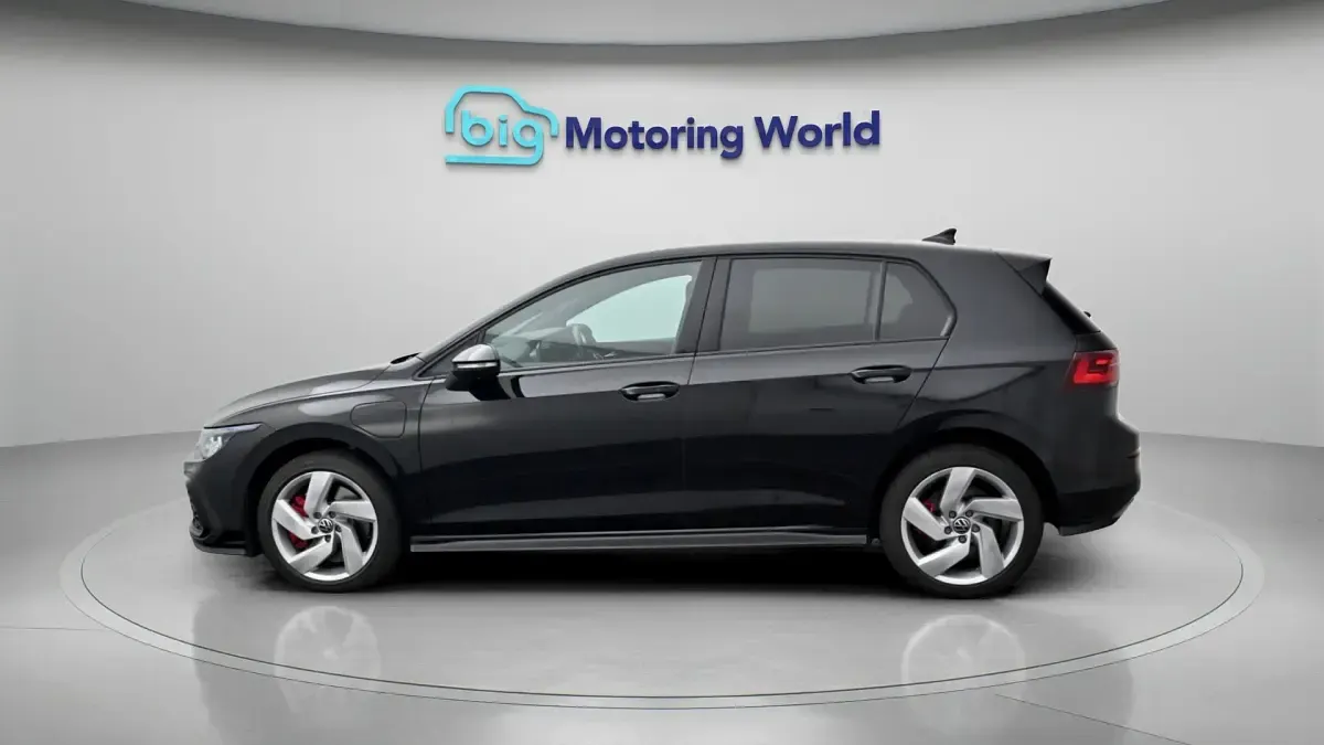 Used VW Golf VIII GTE 242 HP (177 kW) 2022