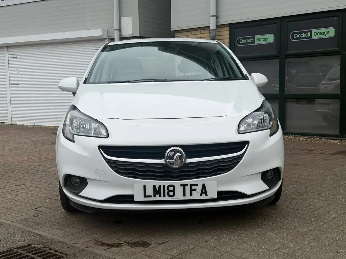 Used Vauxhall Corsa 75 HP (55 kW) 2018 White Hatchback