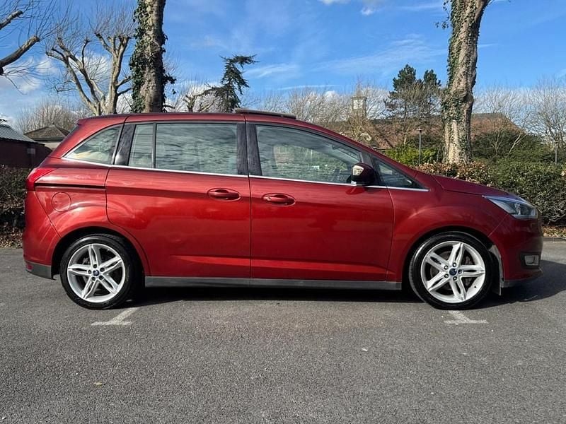 Used Ford Grand C-Max Titanium X 120 HP (88 kW) 2015 Red MPV