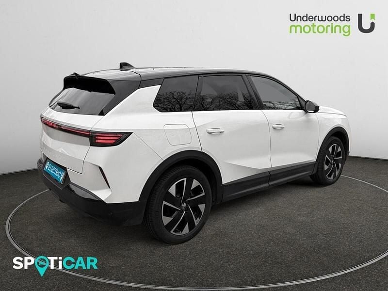 Used Vauxhall Grandland Ultimate 154 kW (210 HP) 2024 White SUV