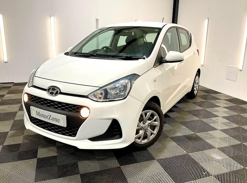 Used Hyundai i10 SE 67 HP (49 kW) 2019 White Hatchback
