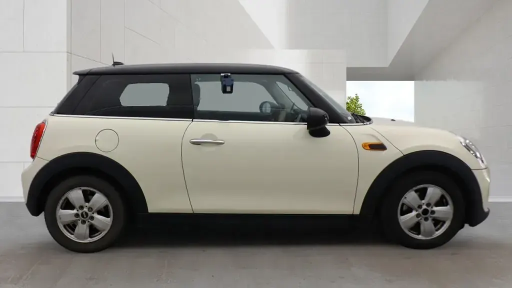 Used Mini Cooper Hatch 2016 White Hatchback