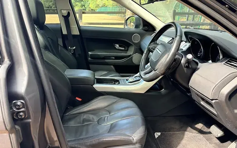 Used Land Rover Range Rover evoque Pure 190 HP (139 kW) 2015 Grey SUV