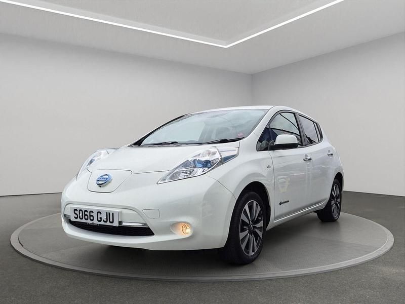 Begagnad Nissan Leaf Tekna 80 kW (109 HK) 2016 Vit Halvkombi