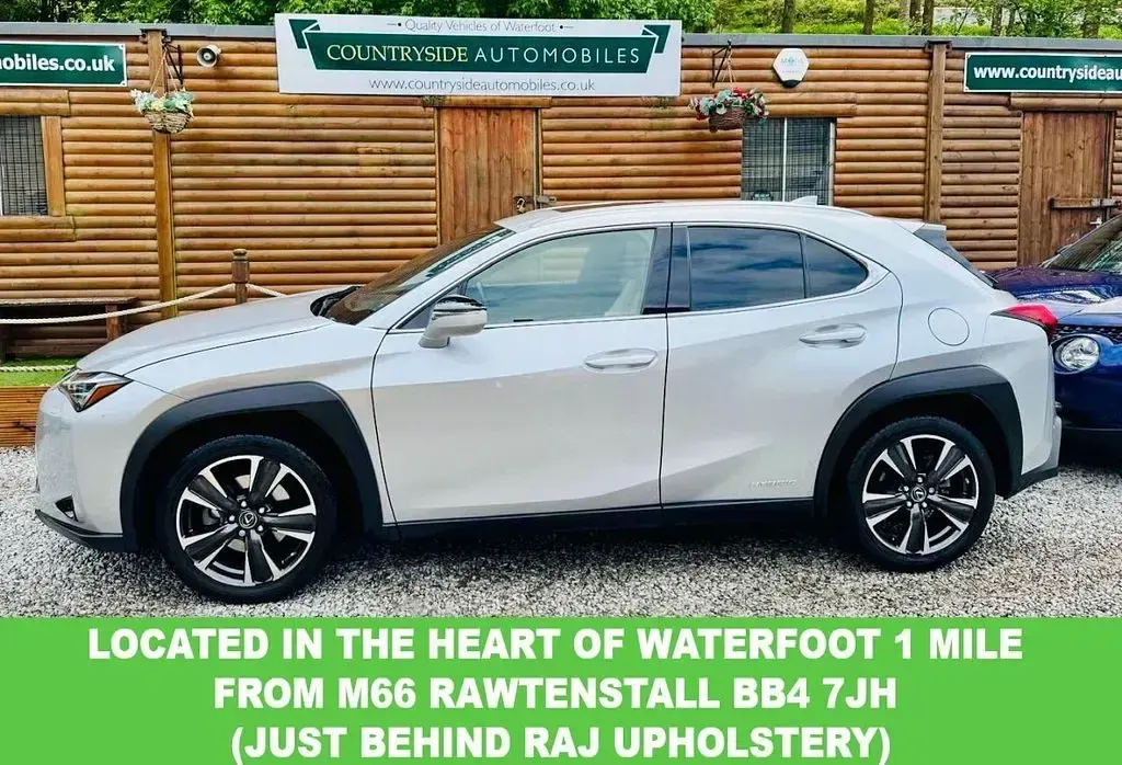 Used Lexus UX E-FOUR 184 HP (135 kW) 2019 Silver SUV