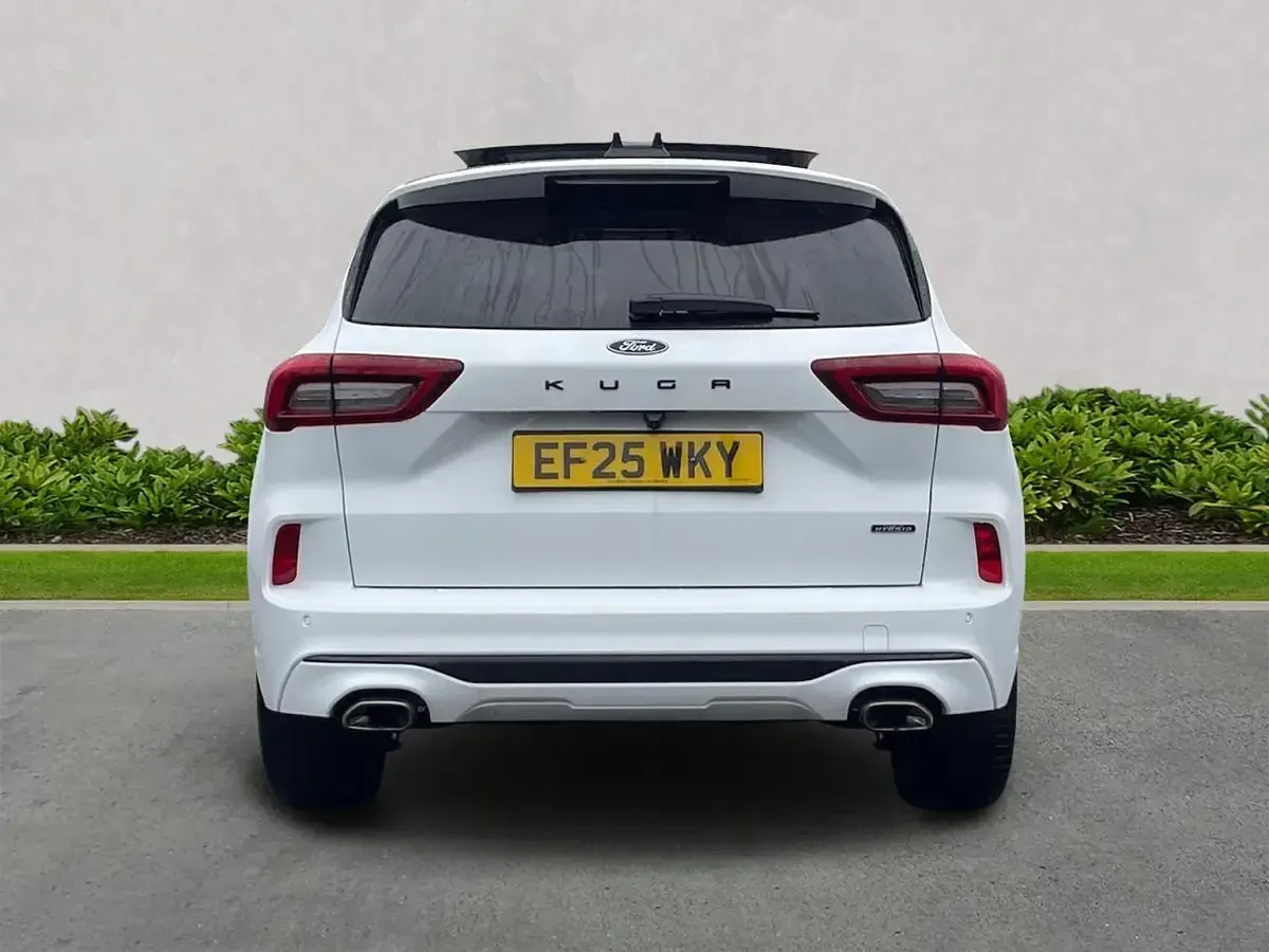 Usado Ford Kuga ST-Line X 243 HP (178 kW) 2025 Branco SUV