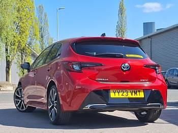 Usado Toyota Corolla 196 HP (144 kW) 2023 Vermelho Citadino