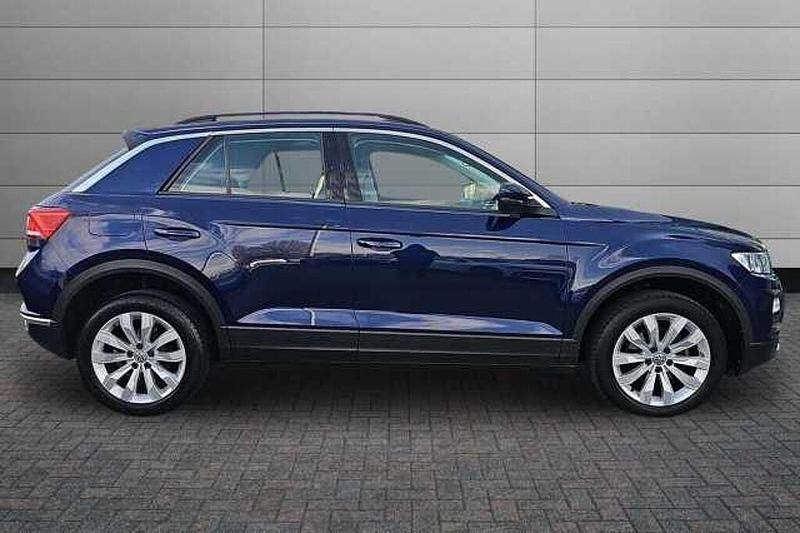 Used VW T-Roc SE 115 HP (84 kW) 2019 Atlantic blue SUV