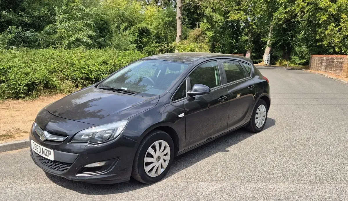Used Vauxhall Astra 113 HP (83 kW) 2013 Black Hatchback