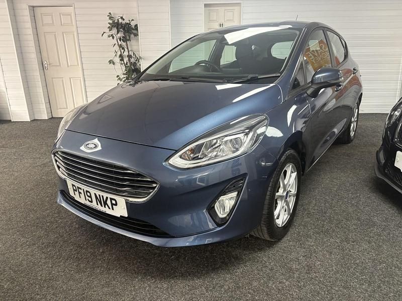 Used Ford Fiesta Zetec 100 HP (73 kW) 2019 Blue Hatchback