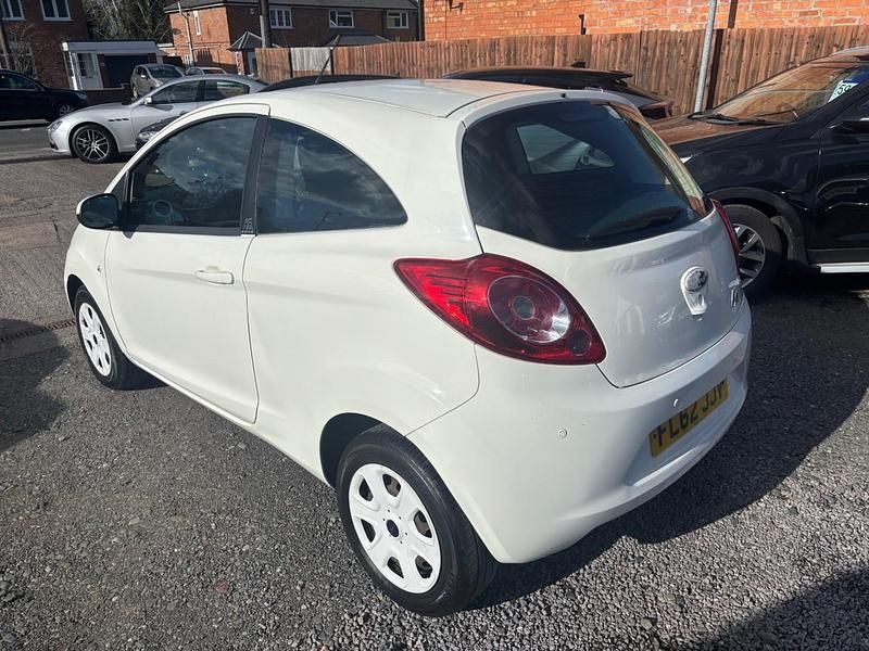 Used Ford Ka 69 HP (50 kW) 2012 White Hatchback
