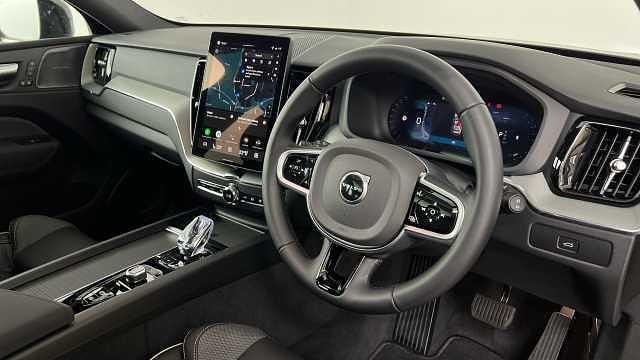 Used Volvo XC60 Plus 247 HP (181 kW) 2025 Black SUV